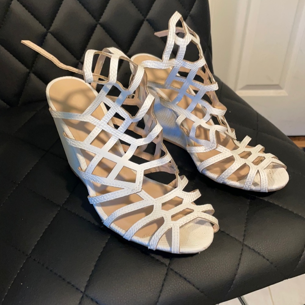 CHARLOTTE RUSSE WHITE HEELS